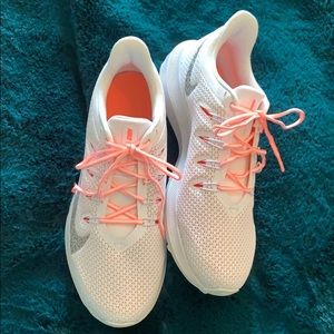 Nike Quest 2 Running Shoes Size 9 Brand New